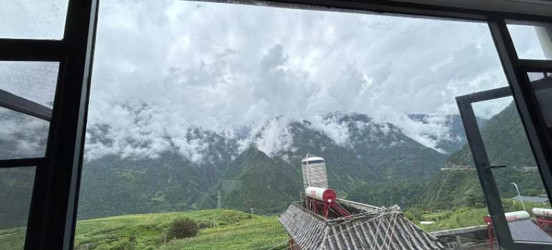 丙中洛云中城温馨酒店图片