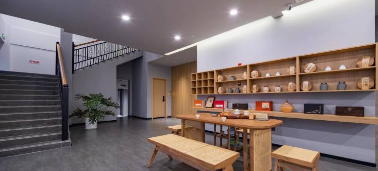 后花园·哆哩苑·酒店(西双版纳景洪曼听公园总佛寺店)图片