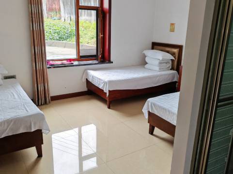 桦甸邻湖休闲宾馆