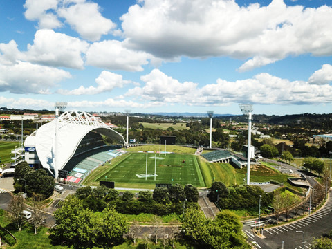 奥尔巴尼华美达套房酒店