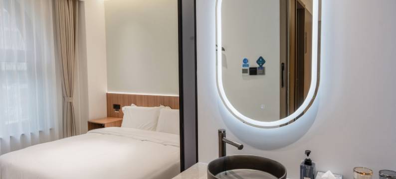 蓝鲸鱼酒店(南京南站双龙大道地铁站店)图片