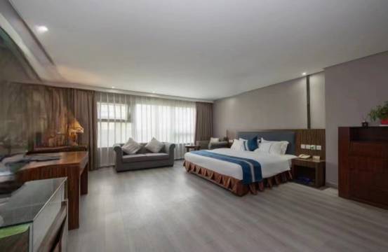 广汉六缘四季酒店(百伦百货中心店)