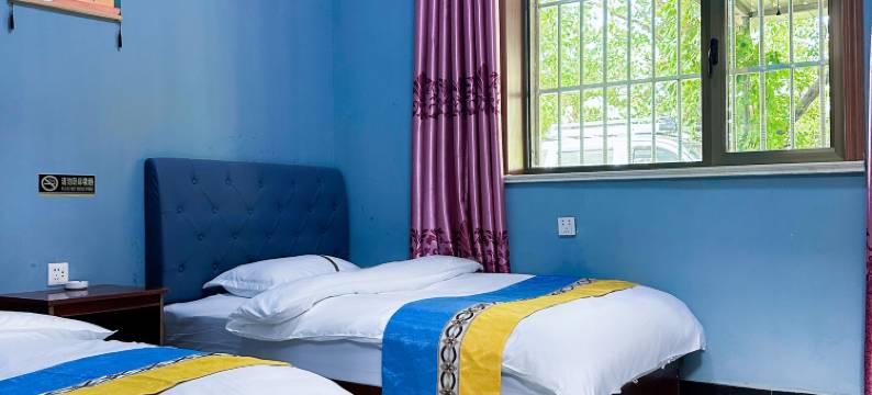 敦煌月半湾客栈(鸣沙山月牙泉景区店)图片