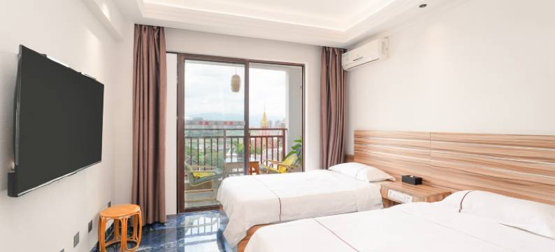 西双版纳石宝大酒店(告庄星光夜市店)图片