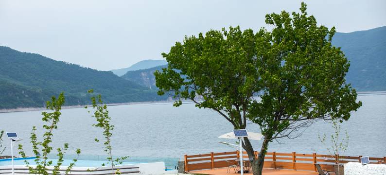 上春山居·Scenic 山水之畔·泳池派对度假庭院图片
