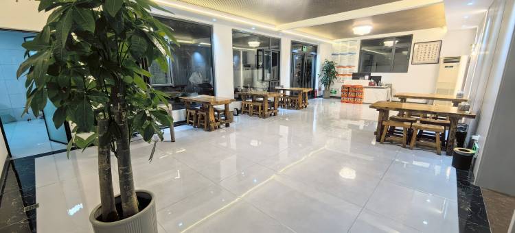 依山听雨民宿(森林公园店)图片