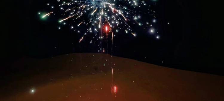 星星宿集沙漠露营地图片