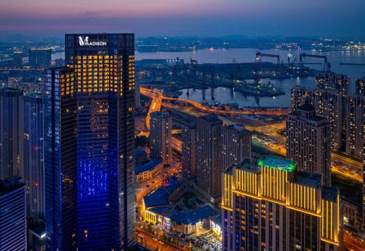 大连中山广场海景美仑酒店外景图