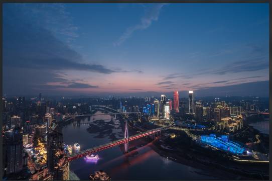 重庆高空云郎江景酒店(解放碑来福士广场店)图片