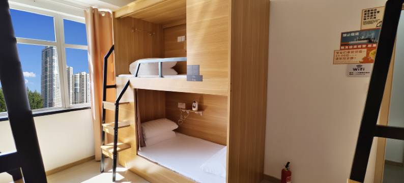 三只猫青旅(爱特购物中心店)图片