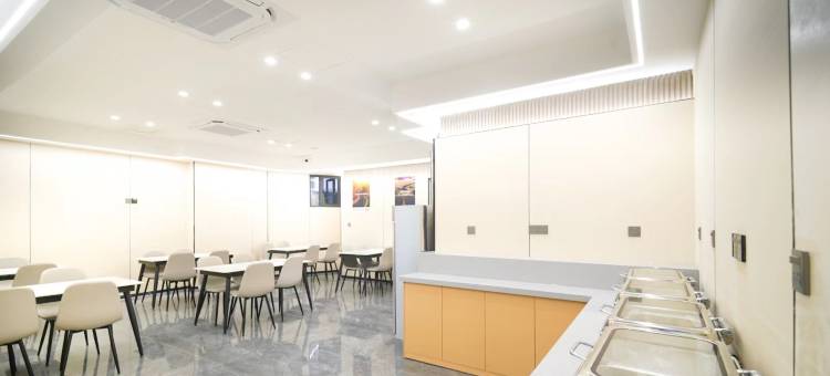 速8优选酒店(宝龙富力中心店)图片