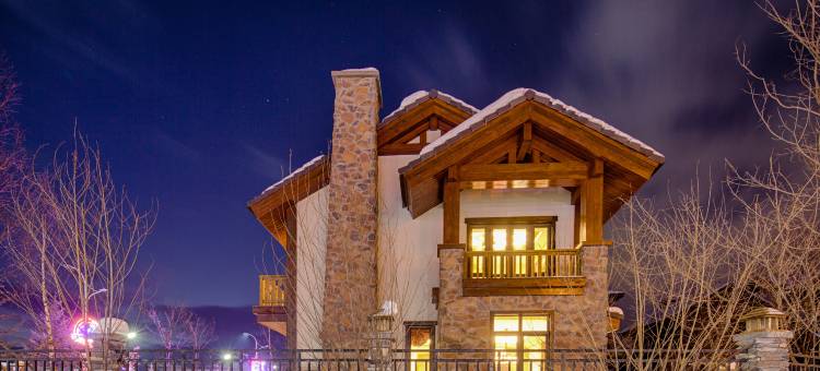 长白山和悦松鼠窝客栈(长白山西景区旅游服务集散中心店)图片