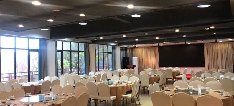 半岛假日•湾畔酒店(南澳岛青澳湾北回归线广场店)图片