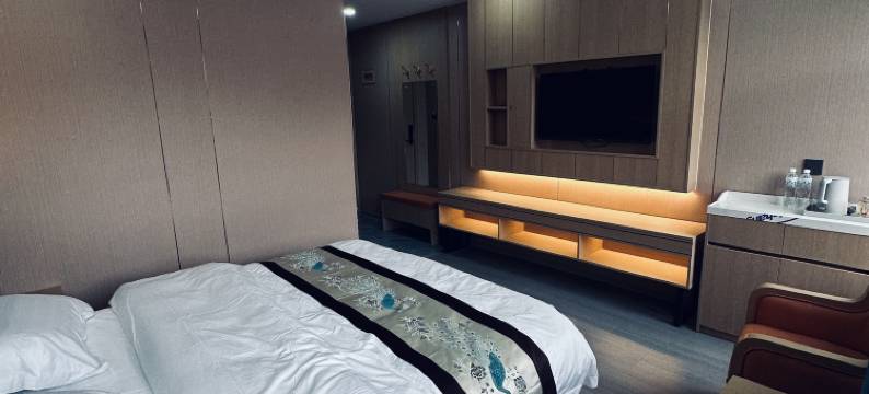 杂多澜沧江酒店图片