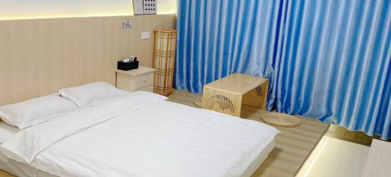 清枫小苑民宿(湖北美术学院藏龙岛校区纺织大学外经贸学院店)图片