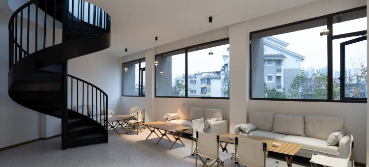 留宿酒店(金汇广场中医院店)图片