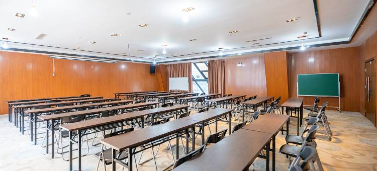 云和酒店(宜昌火车东站汽车客运中心店)图片