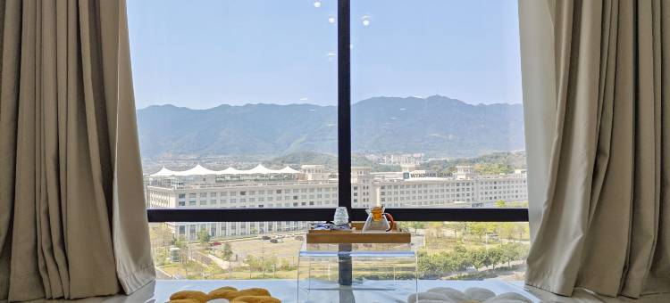 肇庆一言酒店公寓(七星岩东门广场景区店)图片