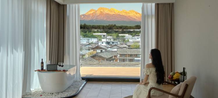 丽江玉雪逸境雪山观景度假酒店丨日照金山全景度假(白沙古镇店)图片