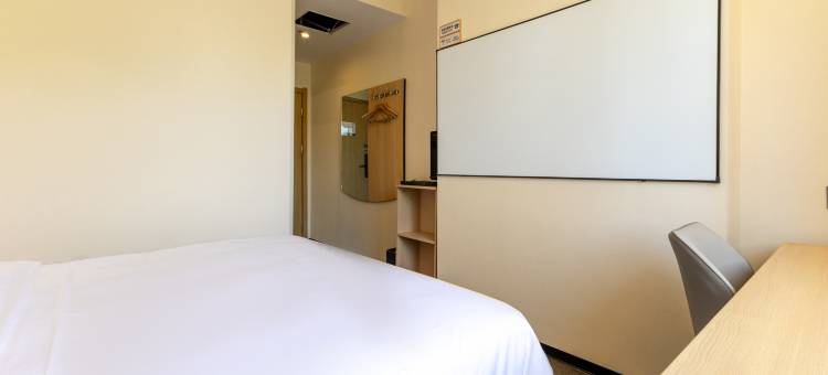 和宅无人酒店(西固城商业步行街店)图片