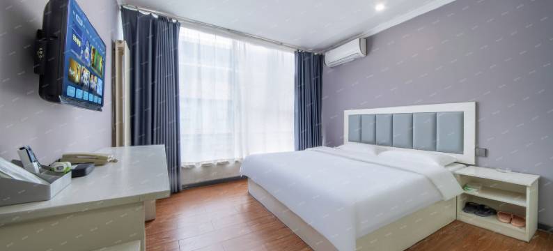 华彩酒店(财富中心秦隆步行街店)图片