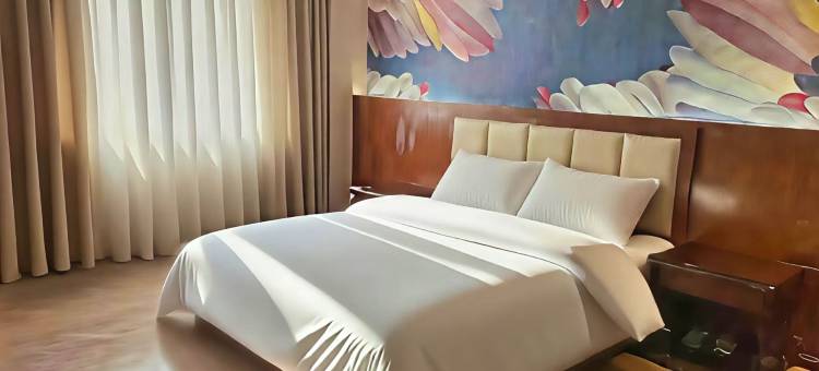 瑞丽蕾巍酒店(瑞丽财富广场旅游步行街店)图片