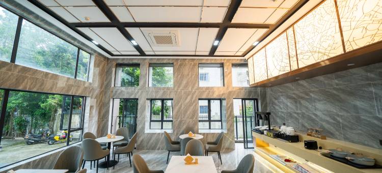 铂顿国际公寓(阳江市政府鸳鸯湖公园店)图片