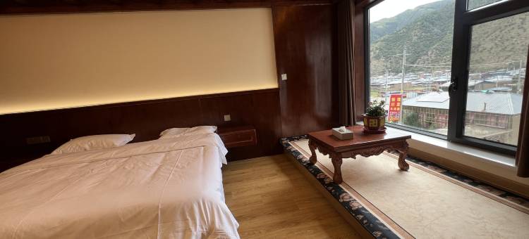 那木塞宝仓精品酒店图片