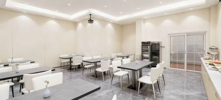 希尔顿艺术酒店(上饶万年财富步行街润丰购物广场店)图片