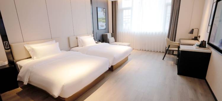 始兴石湖广场雲朵酒店图片