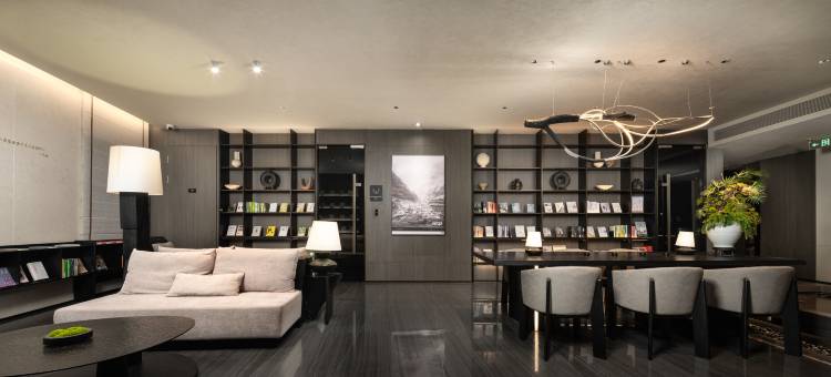 哈尔滨中央大街松花江亚朵酒店图片