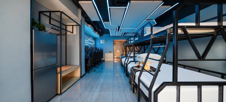 叶与晨电竞电影酒店(石家庄新石中路店)图片