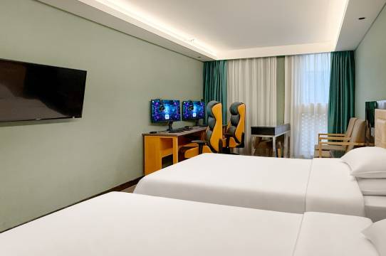 亚信电竞酒店(宁波下应路创新128广场店)