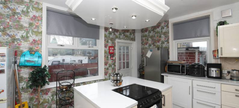 利兹OYO伍德维尔旅馆(Woodville Lodge Leeds Free Parking Direct Bus to City Centre)图片