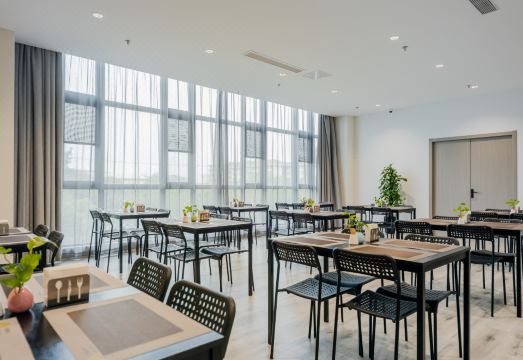 Aifeel Hotel (Shanghai Jiading Industrial Zone Tianhua College) Hotel Overview