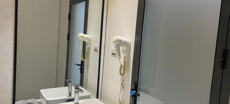 施秉新东方假日酒店图片