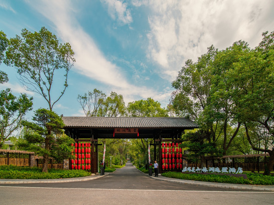 武汉龙灵山·林涧逸墅酒店