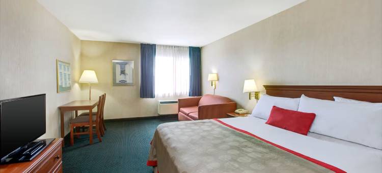 霍桑洛杉矶国际机场华美达酒店(Ramada by Wyndham Hawthorne LAX / LA Stadium)图片