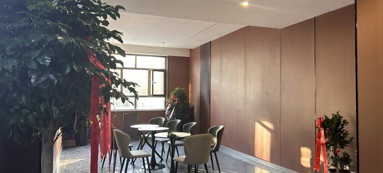 伊宁怡呈酒店(伊宁开发区万容广场店)图片