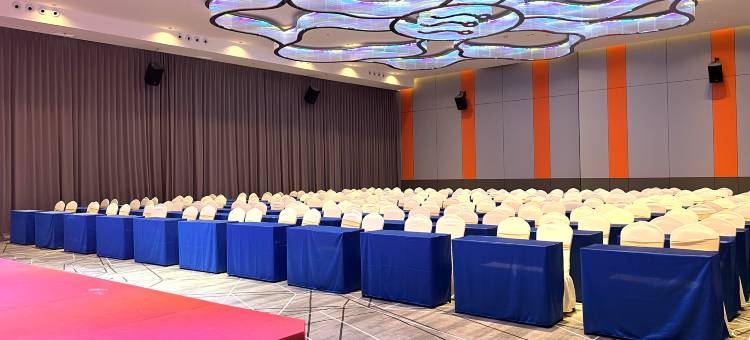 迎程国际酒店(威宁龙岗北邻家广场店)图片