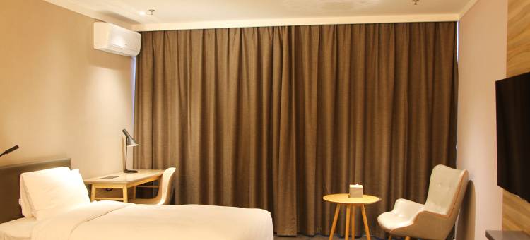 汉庭优佳酒店(德令哈景华湾广场店)图片