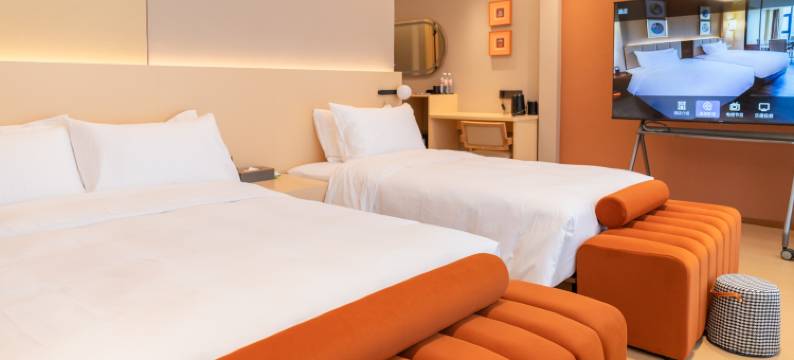 骏烨酒店(韩乐坊夜市威海站店)图片