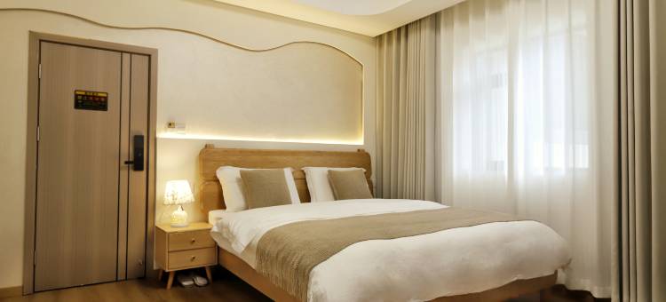 康定凤姐民宿(近情歌广场)图片