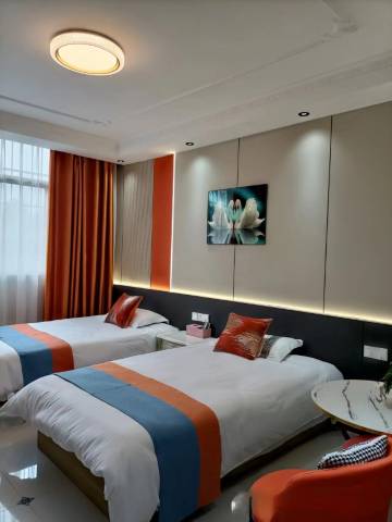 洛南桔运轻奢酒店