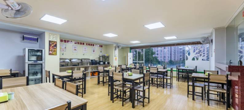 金百合快捷宾馆(信宜窦州里文化创意街玉都公园店)图片