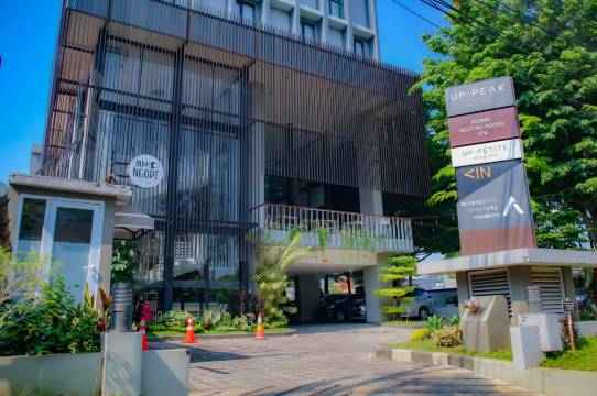 三宝垄新邦利马上峰酒店 Powered by Archipelago(Up-Peak Hotel Simpang Lima Semarang Powered by Archipelago)