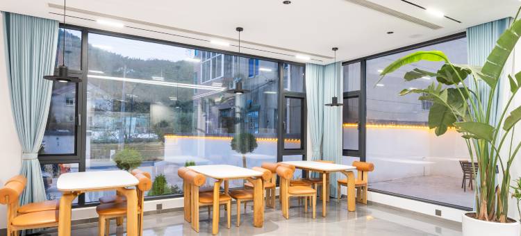 旖莫·Hot spring亲子度假美墅(莫干山国际旅游度假区店)图片