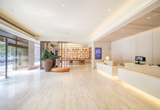 JI Hotel (Shanghai Jinshajiang Road)Hotel Overview