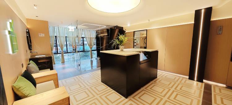 颖雅生活城宿(大旺广场店)图片