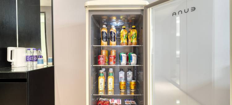 网鱼电竞酒店(杭州萧山机场义蓬地铁站店)图片